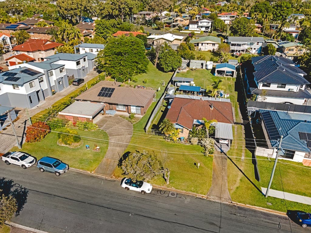 24 Blake Street, Southport, QLD, 4215, Southport - Thumbnail 2
