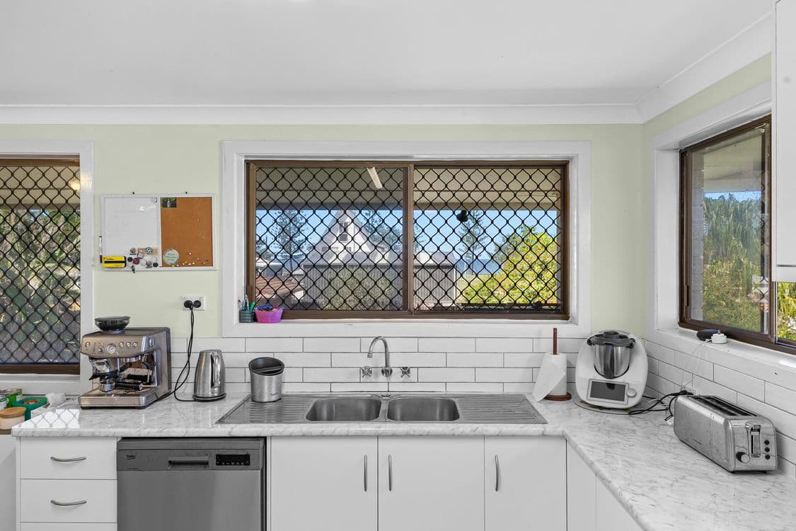11 Bathurst Street, ELLIOTT HEADS, QLD 4670, Elliott Heads - Thumbnail 5