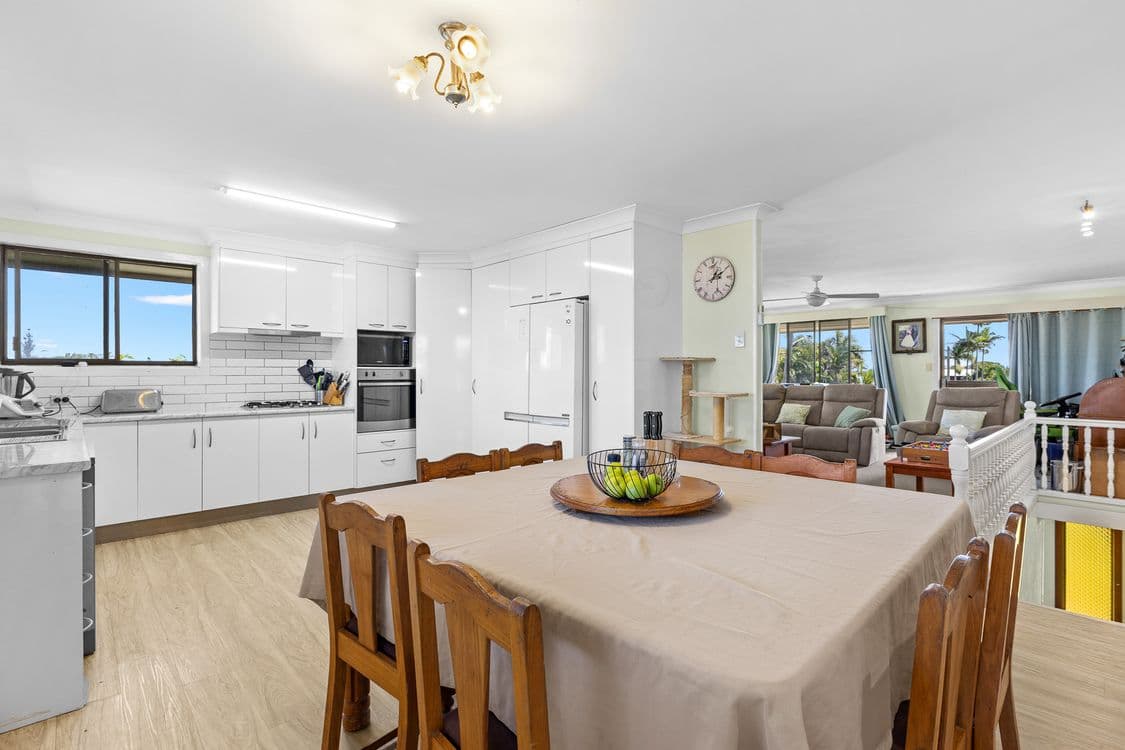 11 Bathurst Street, ELLIOTT HEADS, QLD 4670, Elliott Heads - Thumbnail 7