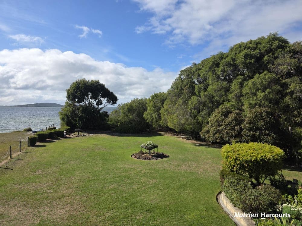 151 Bay View Drive, LITTLE GROVE, WA 6330, Little Grove - Thumbnail 3
