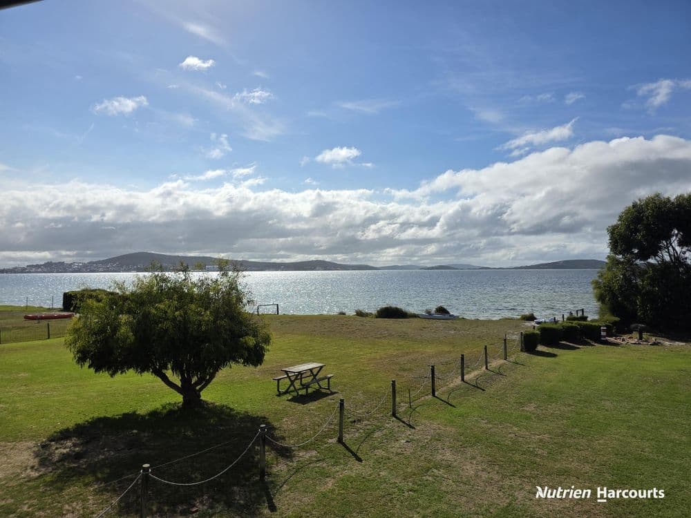 151 Bay View Drive, LITTLE GROVE, WA 6330, Little Grove - Thumbnail 4