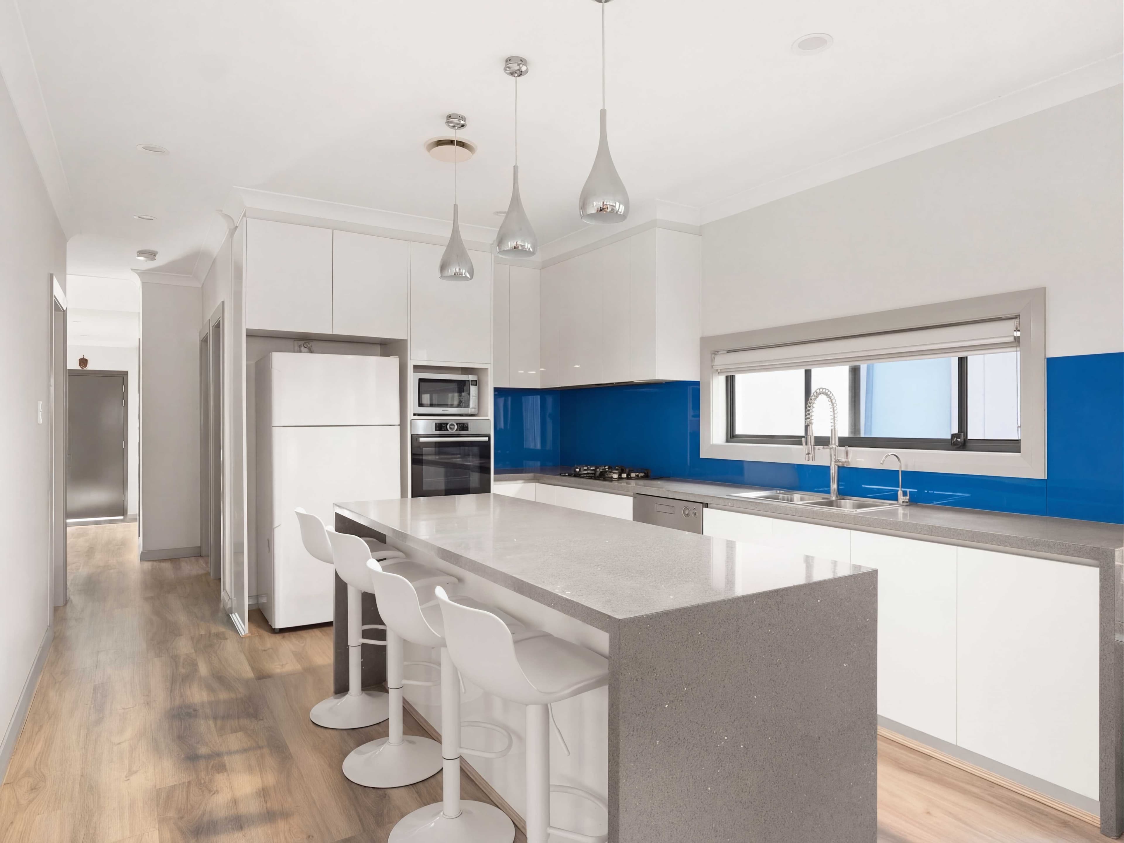 19 Battenberg Close, Cecil Hills - Thumbnail 2