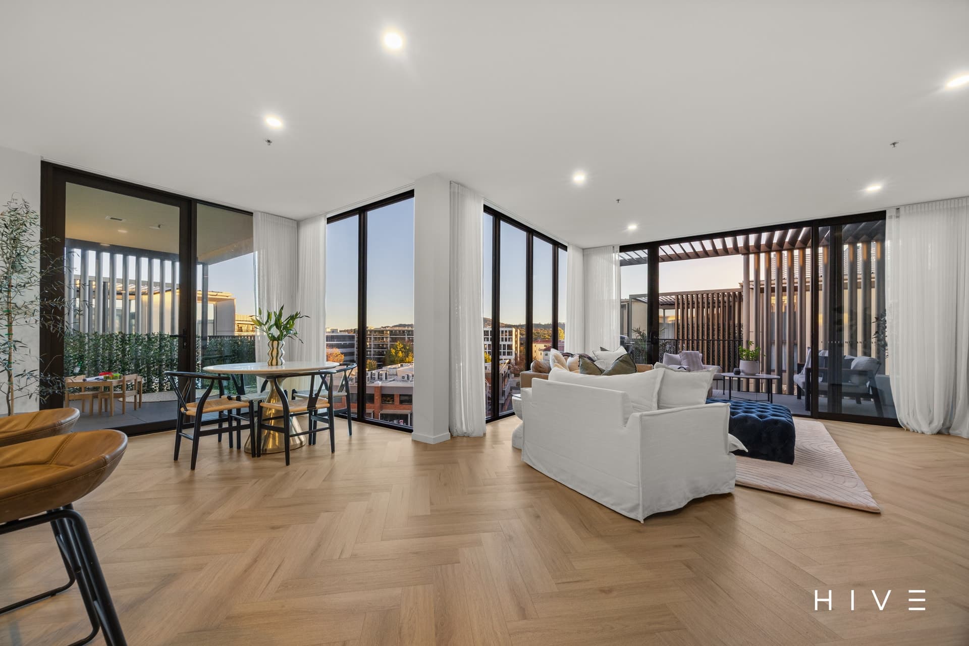 608/82 Wentworth Avenue, Kingston, Kingston - Image 1