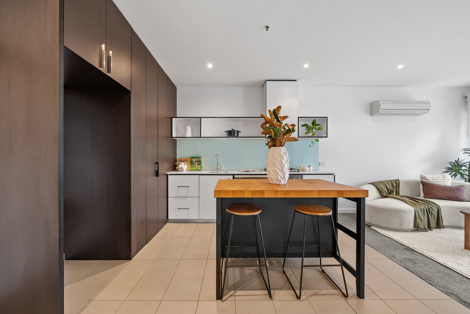 208/64 Macaulay Road, North Melbourne - Thumbnail 4