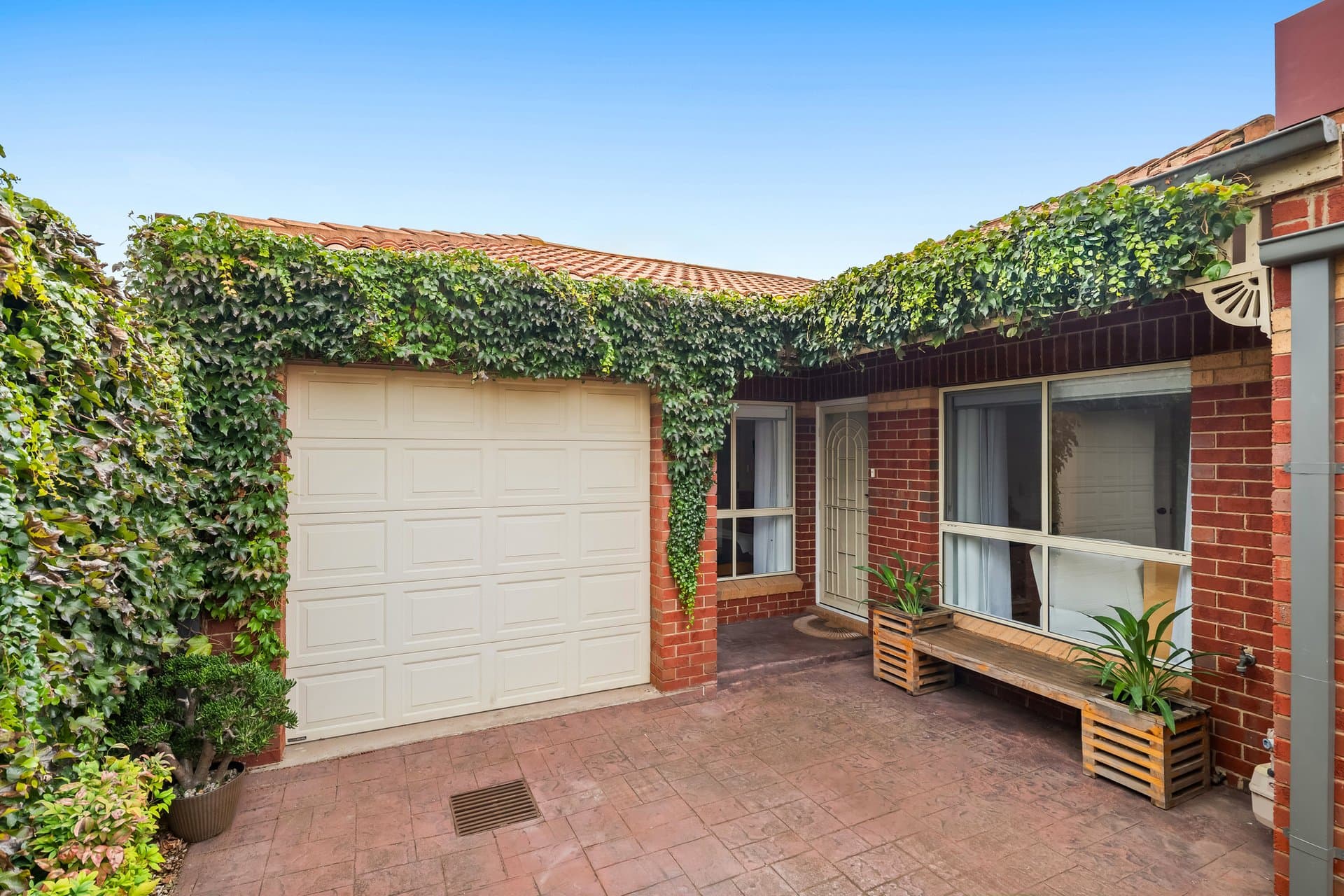 3/139 Bradshaw Street, Essendon - Image 1