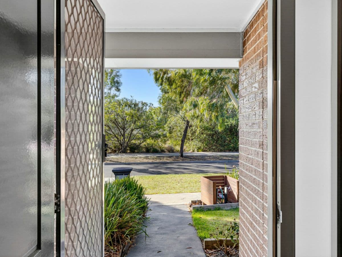 13 Ambrosia Drive, ARMSTRONG CREEK, Armstrong Creek - Thumbnail 2