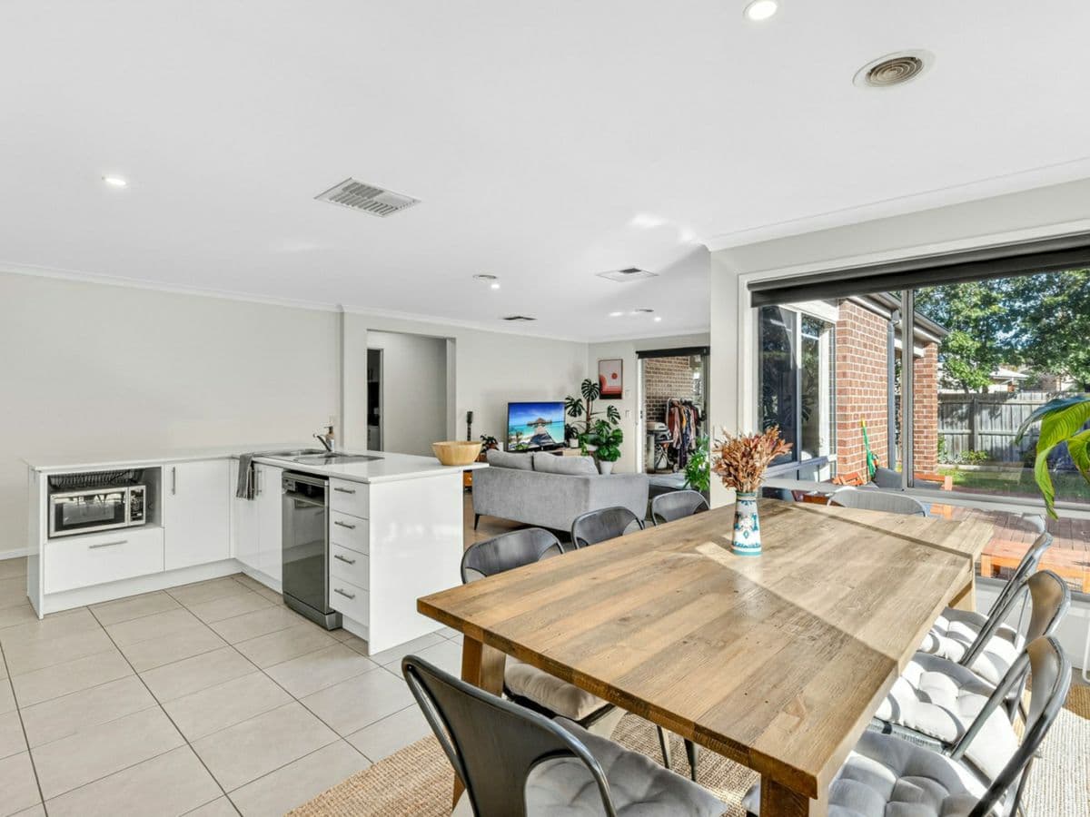 13 Ambrosia Drive, ARMSTRONG CREEK, Armstrong Creek - Thumbnail 7