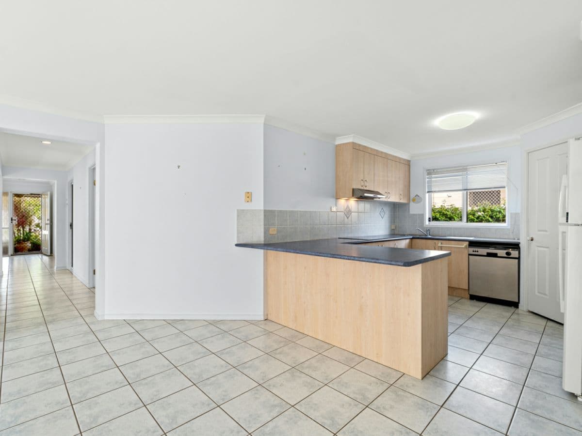 13 Aird Street, SANDSTONE POINT, Sandstone Point - Thumbnail 8