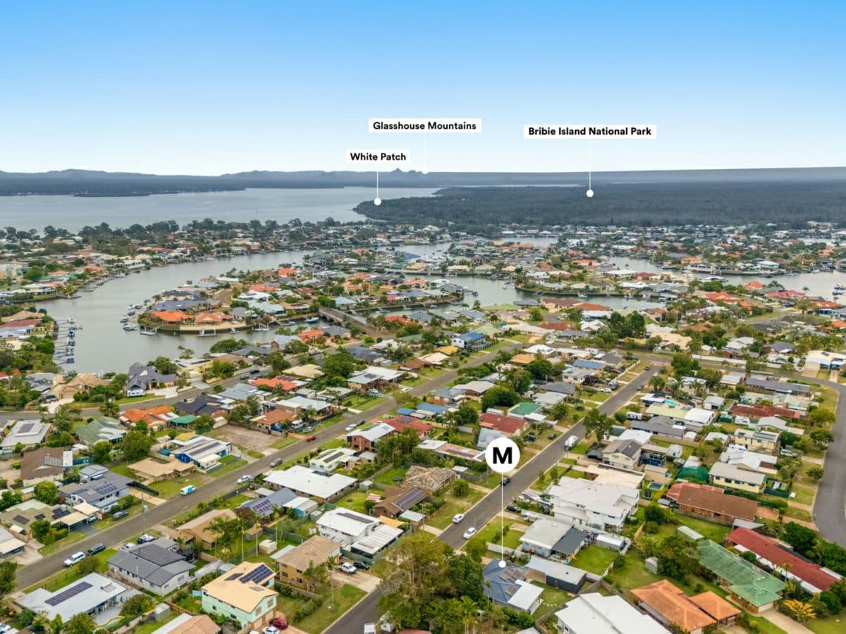 12 Hazell Avenue, BANKSIA BEACH, Banksia Beach - Thumbnail 2