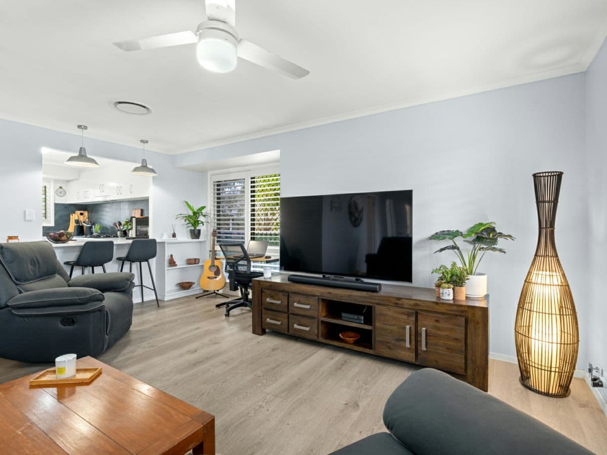12 Hazell Avenue, BANKSIA BEACH, Banksia Beach - Thumbnail 4