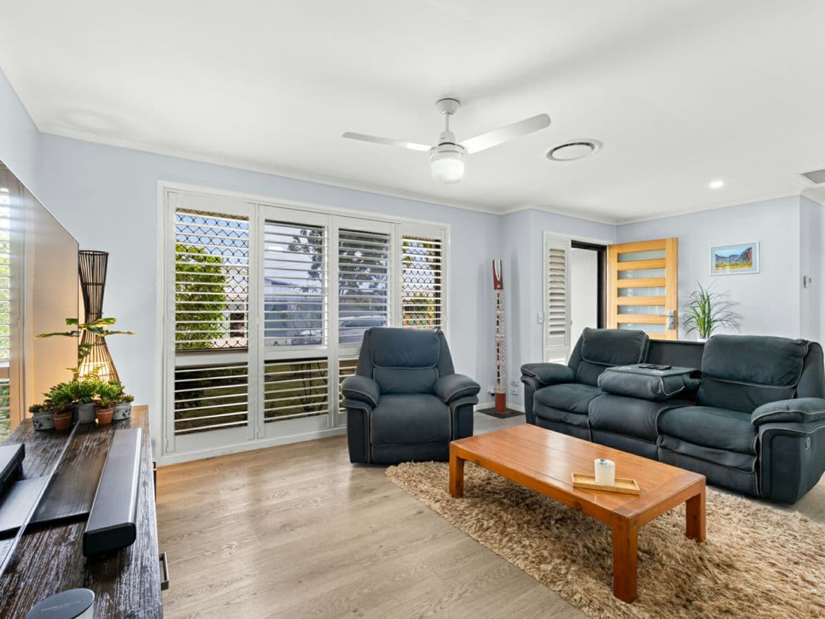 12 Hazell Avenue, BANKSIA BEACH, Banksia Beach - Thumbnail 5