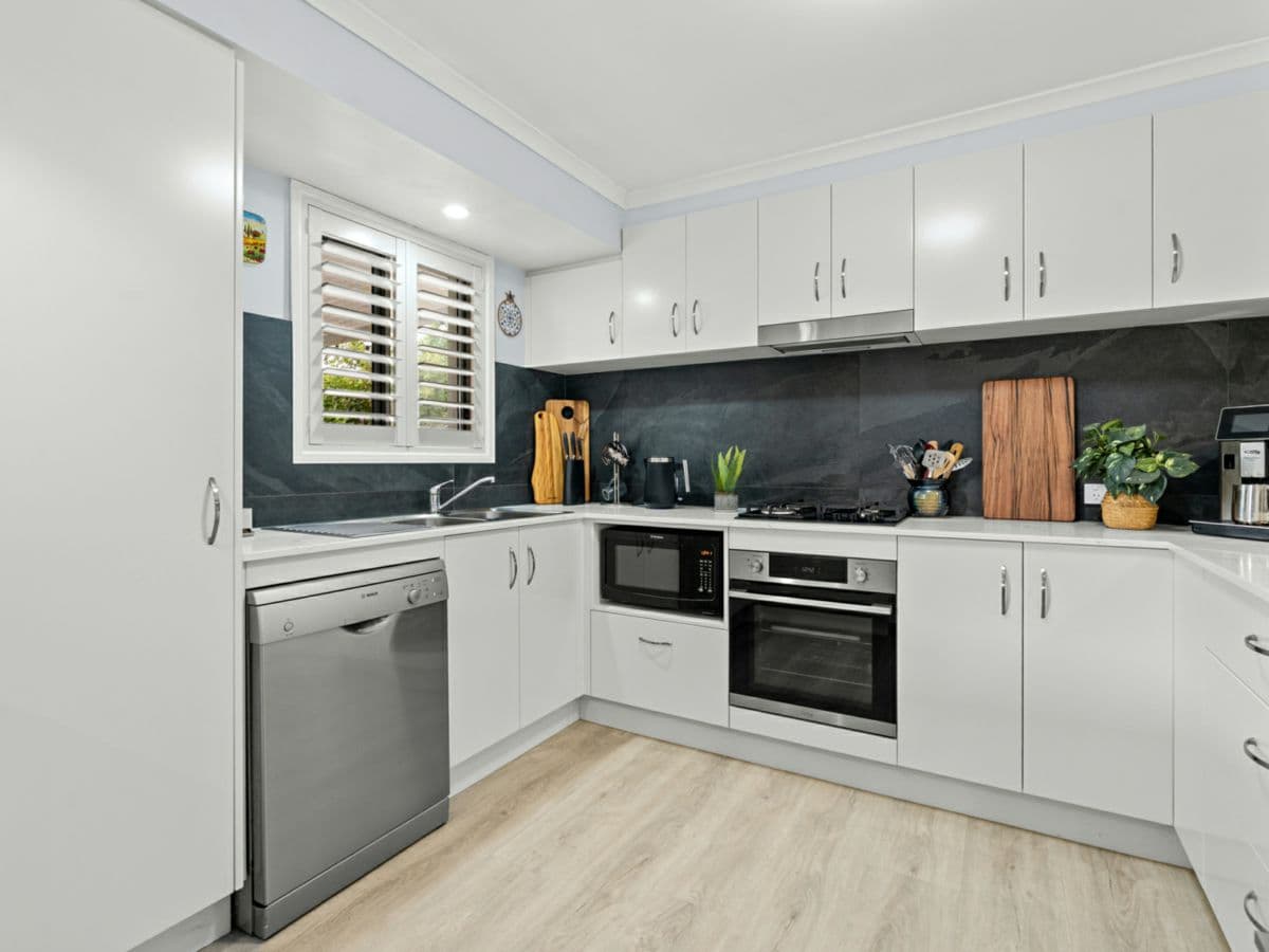 12 Hazell Avenue, BANKSIA BEACH, Banksia Beach - Thumbnail 7