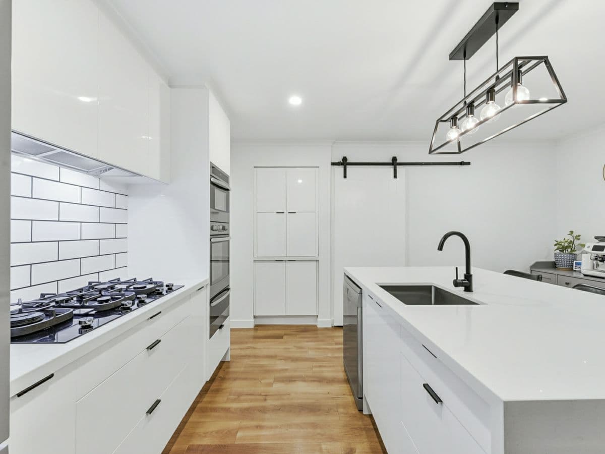 34 Preston Avenue, ENDEAVOUR HILLS, Endeavour Hills - Thumbnail 4