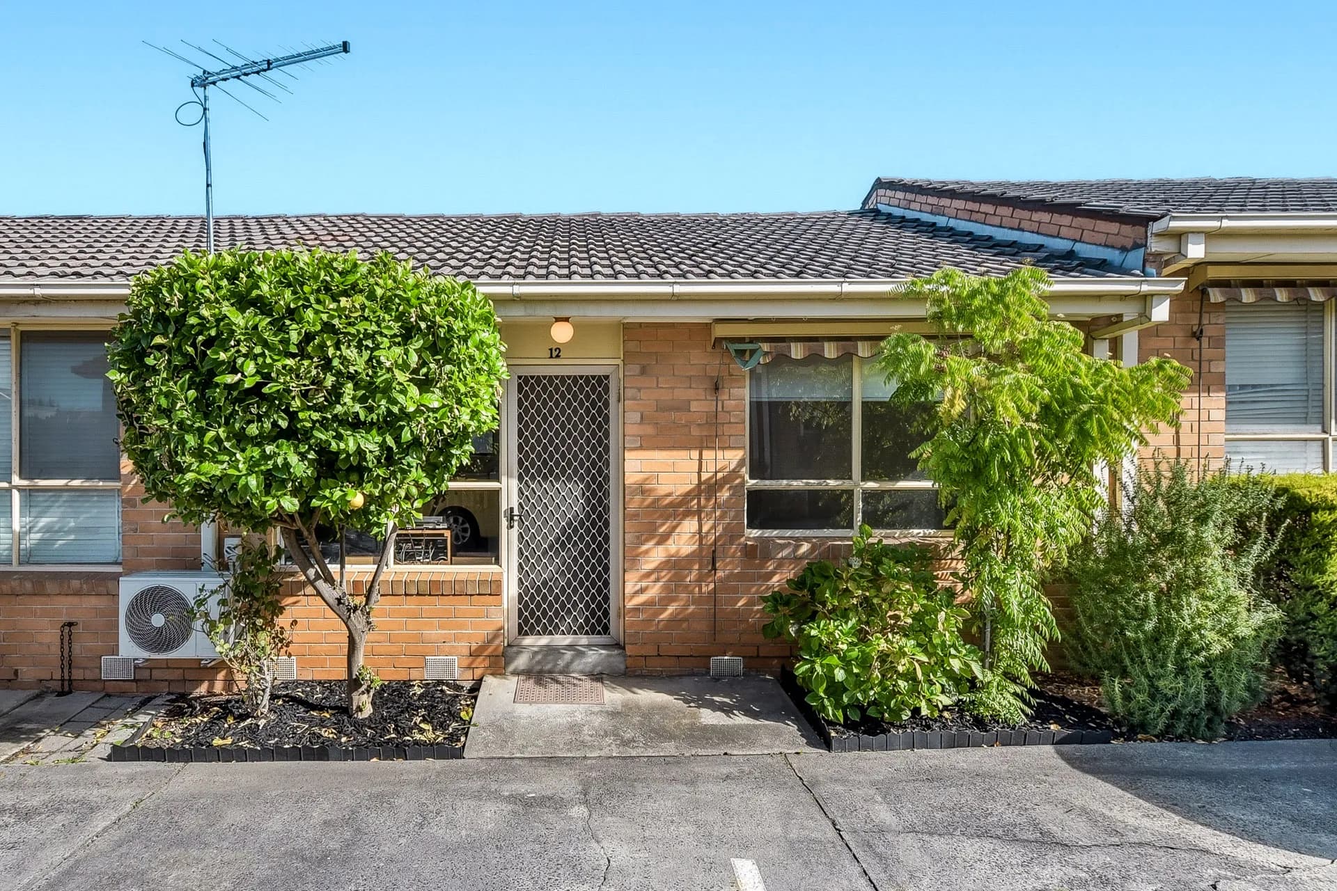 11 & 12/1244 Heatherton Road, Noble Park - Thumbnail 2