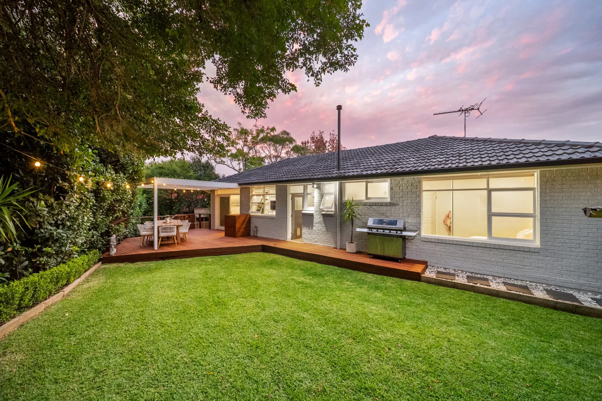 23 Bimbadeen Crescent, Frenchs Forest, NSW, Frenchs Forest - Thumbnail 2