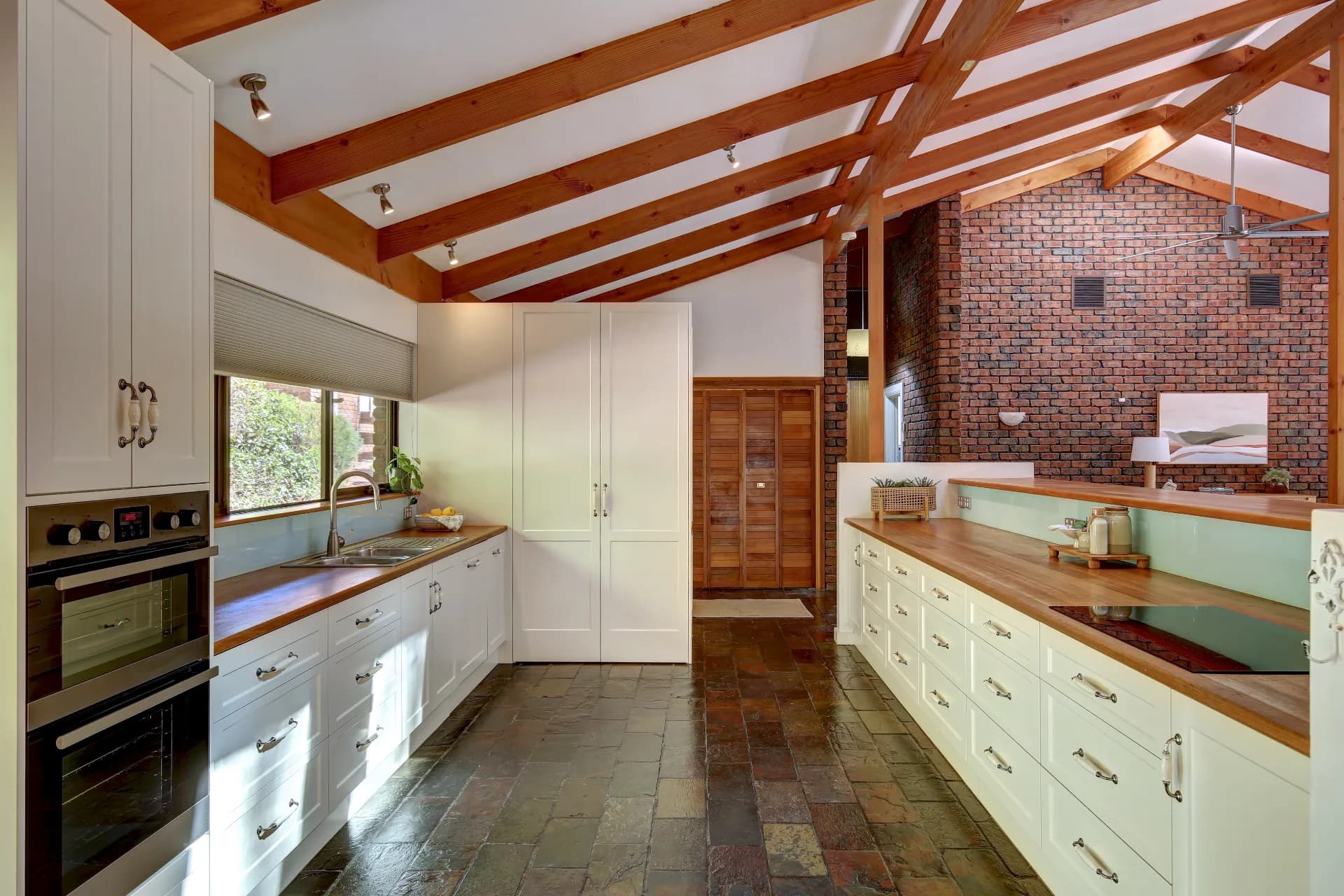 66 Emmett Road, Crafers West, SA, Crafers West - Thumbnail 5