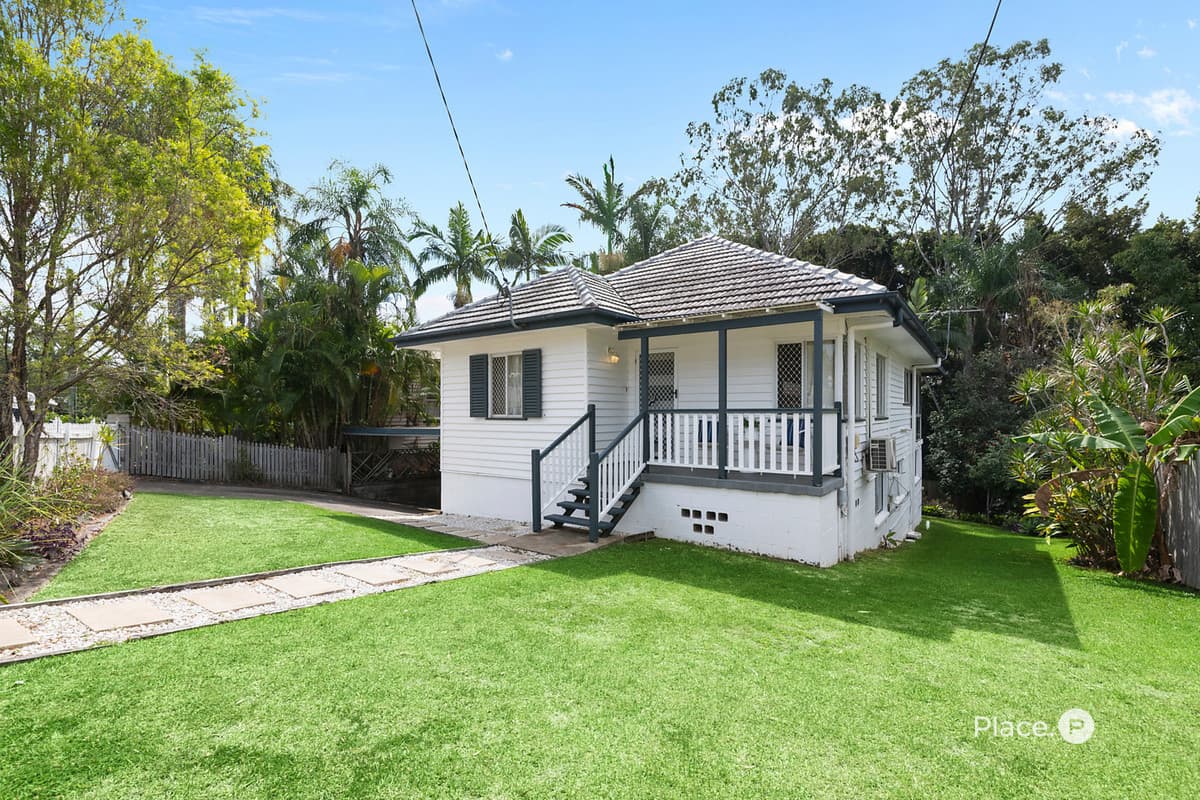 70 Sunshine Avenue, Tarragindi - Thumbnail 2