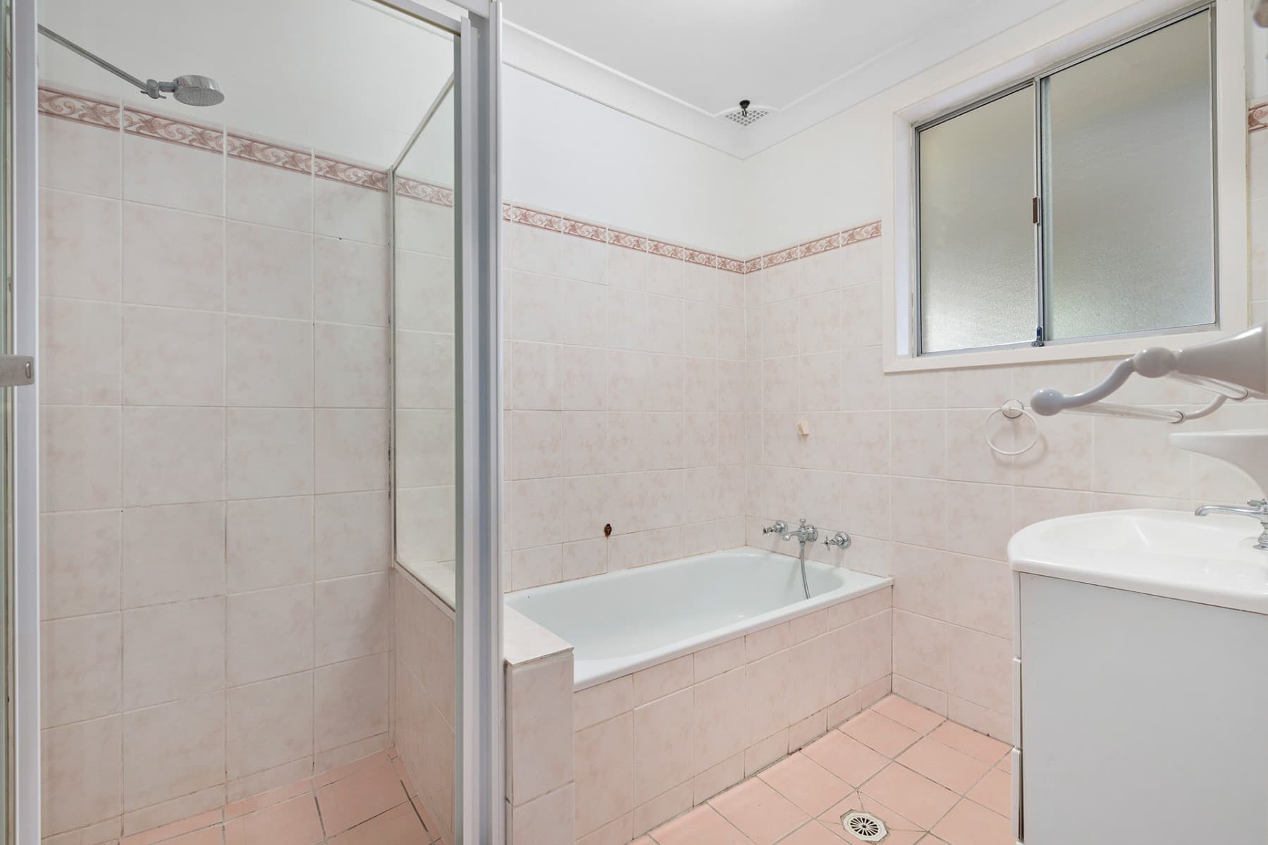 5 Clem Place, Shalvey - Thumbnail 3