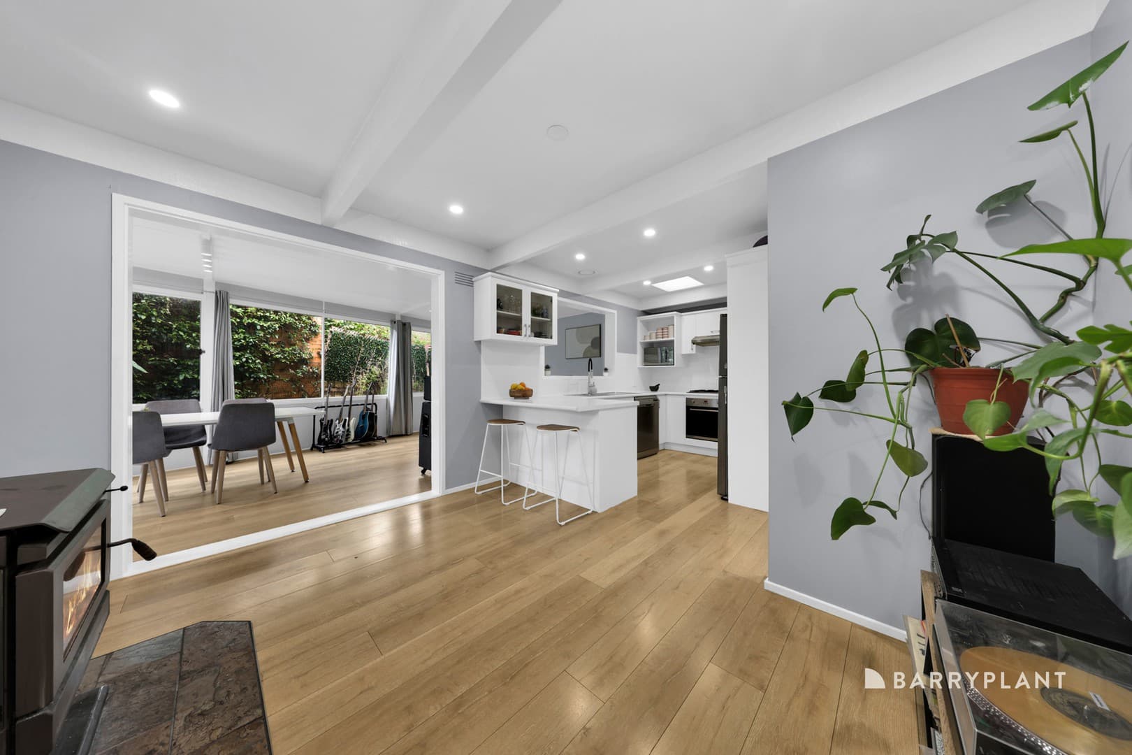 2 Strickland Avenue, Mill Park, VIC 3082, Mill Park - Thumbnail 4