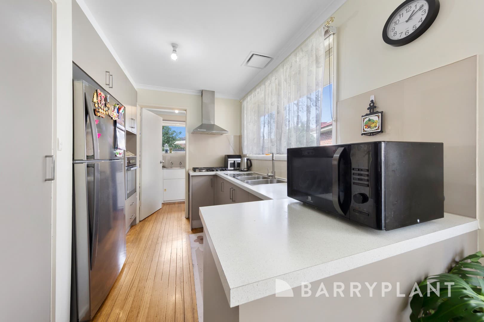 10 Revell Crescent, St Albans, VIC 3021, St Albans - Thumbnail 3