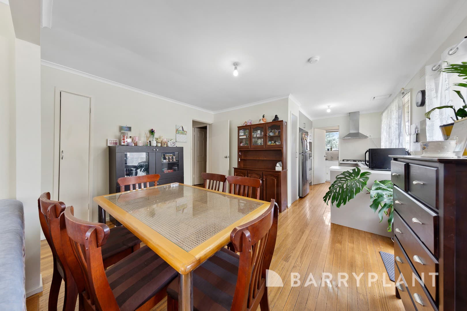 10 Revell Crescent, St Albans, VIC 3021, St Albans - Thumbnail 5