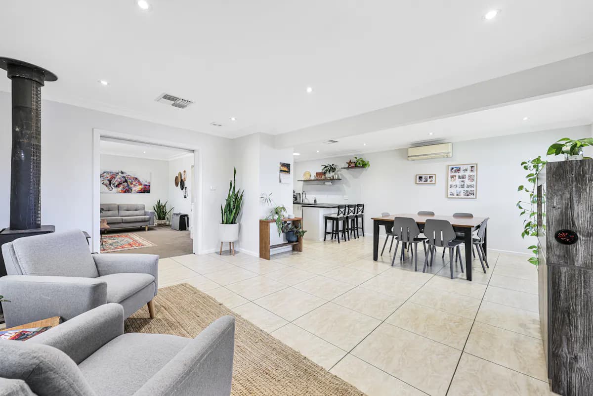 64 Arinya Street, Tamworth, NSW, 2340, Tamworth - Thumbnail 3