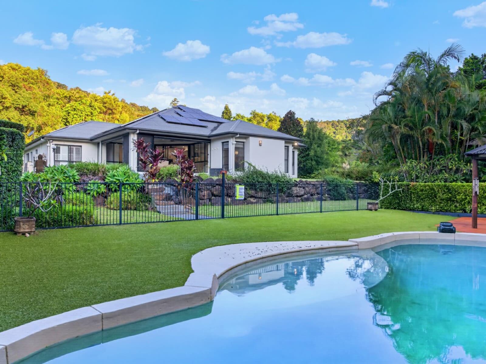 9 Des Quinlan Crescent Tallebudgera QLD 4228, Tallebudgera - Thumbnail 2