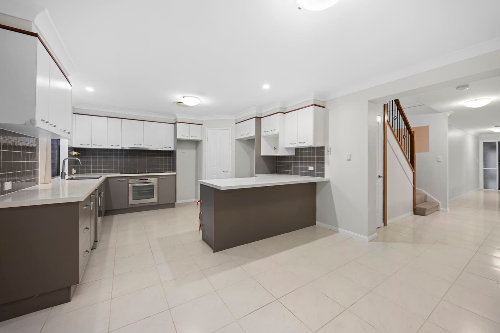 4 Banbrook Court Molendinar QLD 4214, Molendinar - Thumbnail 3
