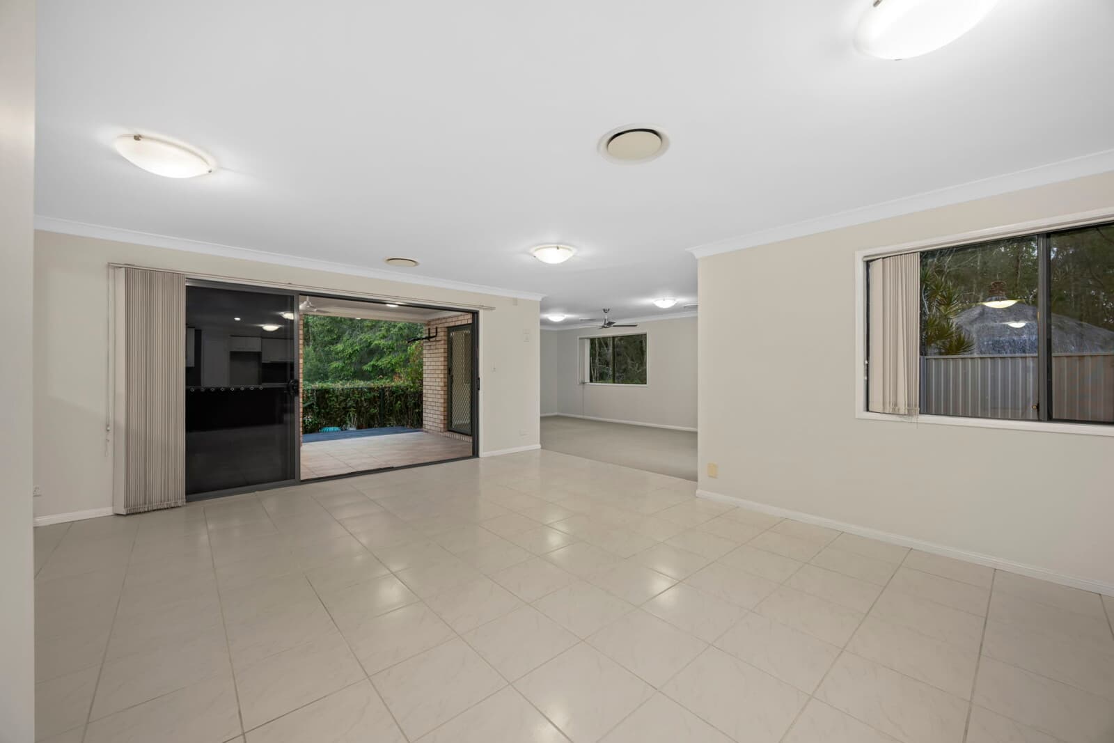 4 Banbrook Court Molendinar QLD 4214, Molendinar - Thumbnail 4