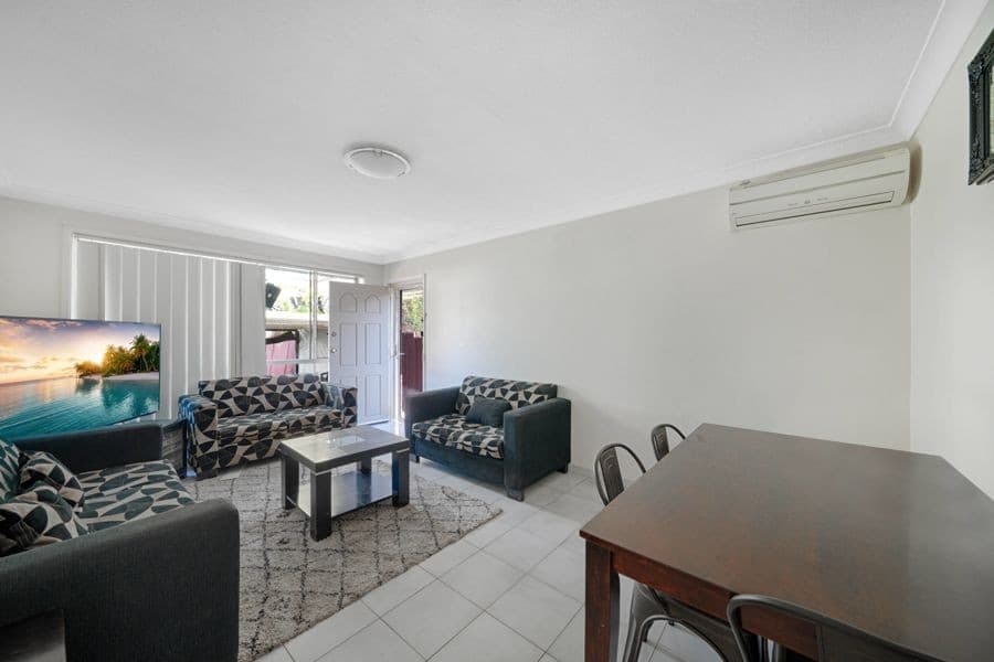 66 Whitaker Street, Old Guildford - Thumbnail 2