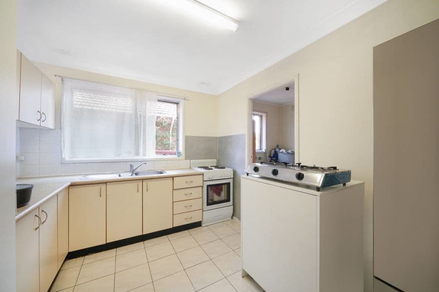 66 Whitaker Street, Old Guildford - Thumbnail 3