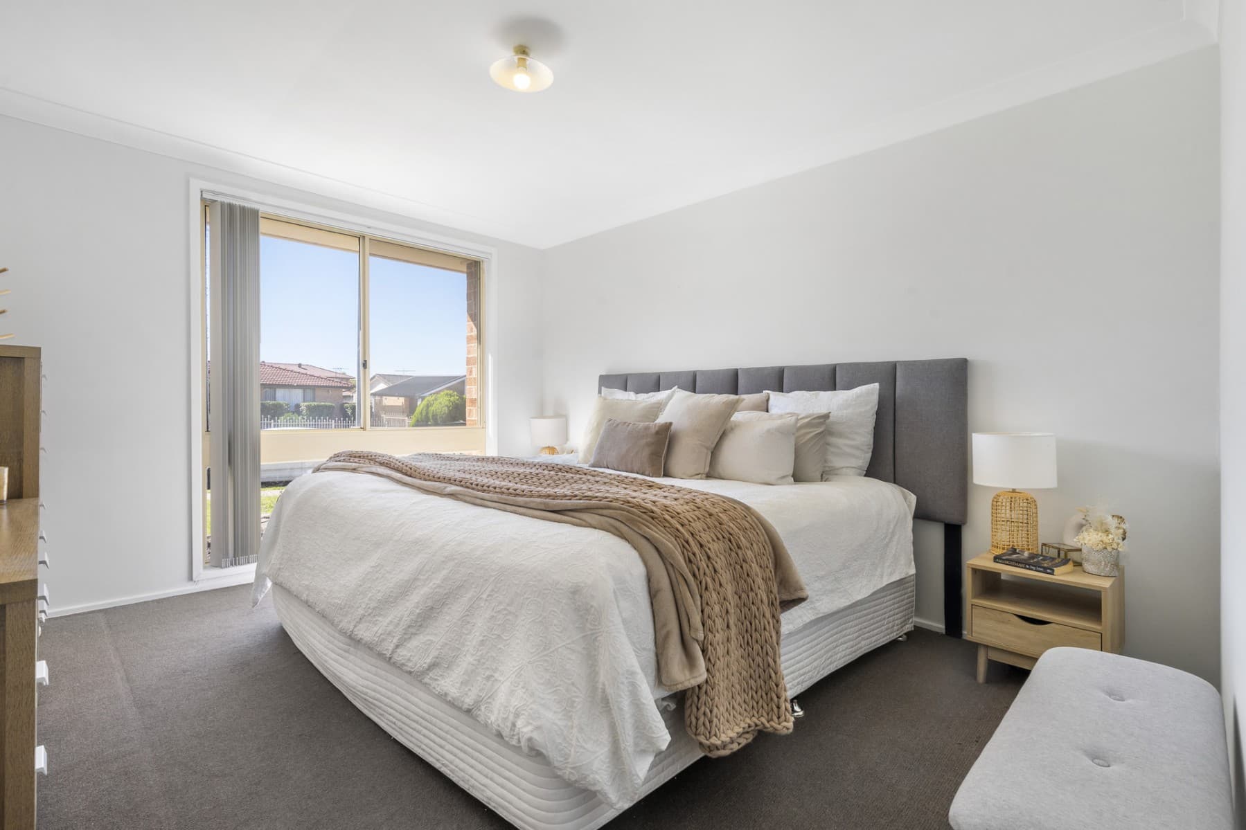 5 Aminta Crescent, Hassall Grove - Thumbnail 3
