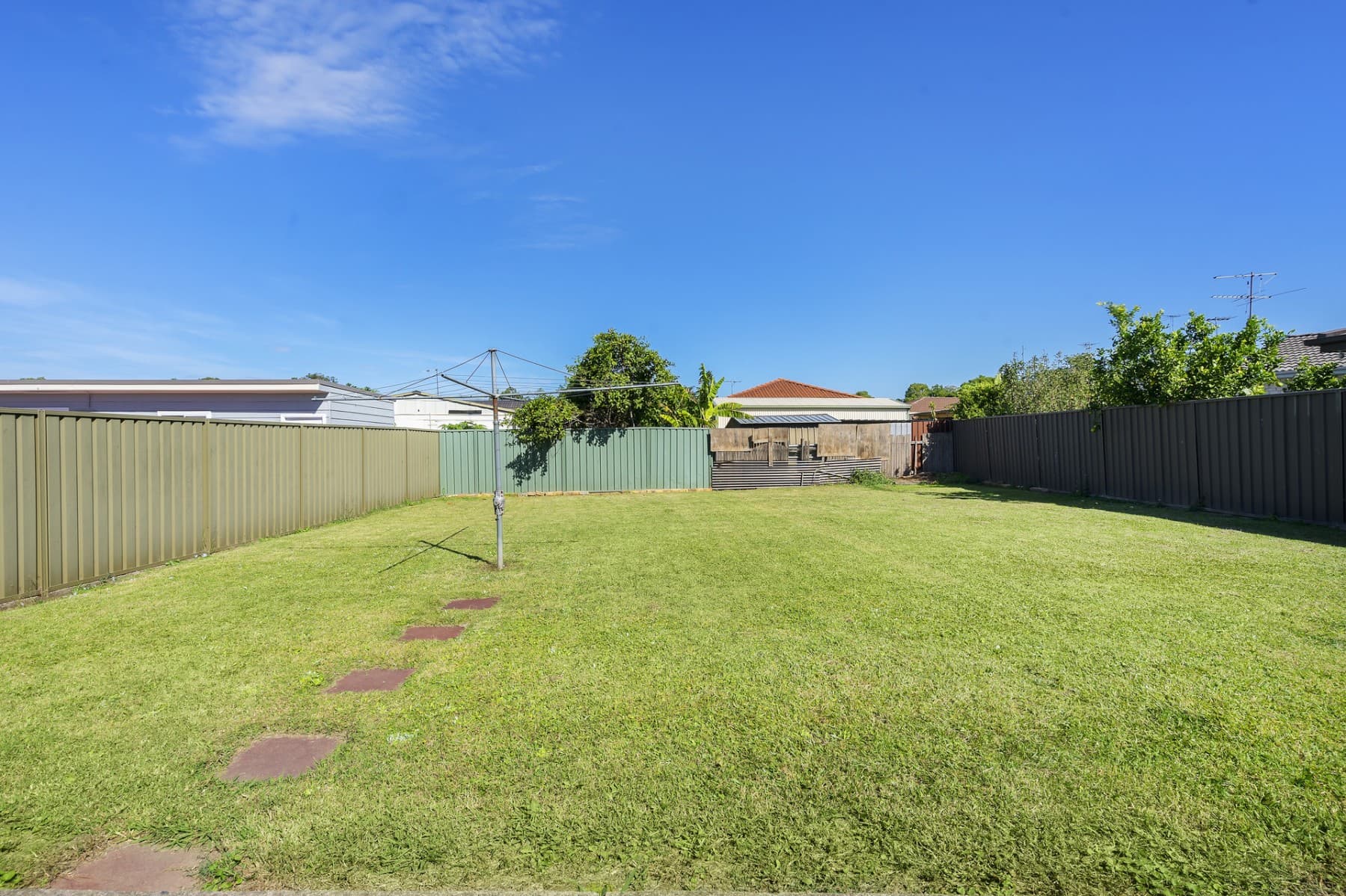 5 Aminta Crescent, Hassall Grove - Thumbnail 8