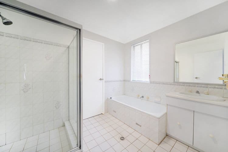 7 Shannon Place, Kearns - Thumbnail 6
