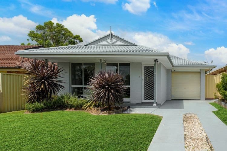 25 Cusack Close, St Helens Park - Image 1