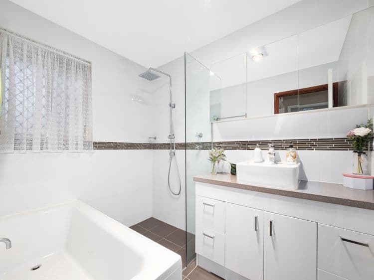10 Elouera Crescent, Woodbine - Thumbnail 6