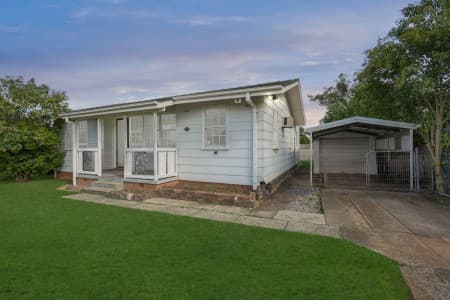 20 Tangaloa Crescent, Lethbridge Park - Image 1