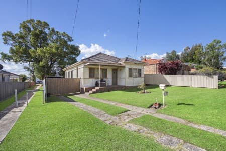 28 Highland Street, Guildford - Image 1