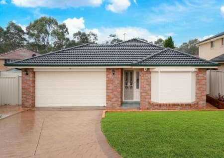 48 Fullerton Circuit, St Helens Park - Image 1