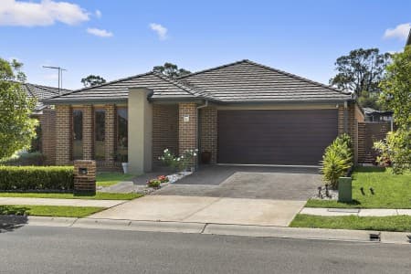 23 Saltbush Circuit, Ropes Crossing - Image 1
