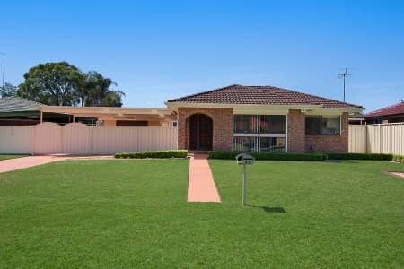 34 Madison Circuit, St Clair - Image 1