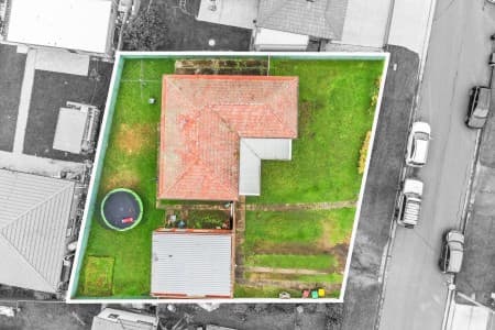 22 Rowe Avenue, Lurnea - Image 1
