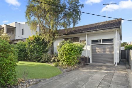 29 Dennistoun Avenue, Guildford - Image 1