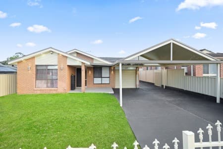 3 Aminta Crescent, Hassall Grove - Image 1