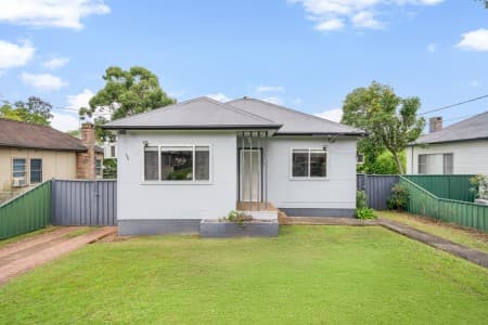 30 Pioneer Street, Seven Hills - Image 1