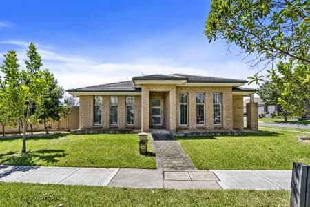27 Easton Avenue, Spring Farm - Image 1