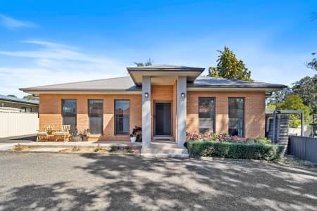 37b Remembrance Driveway, Tahmoor - Image 1