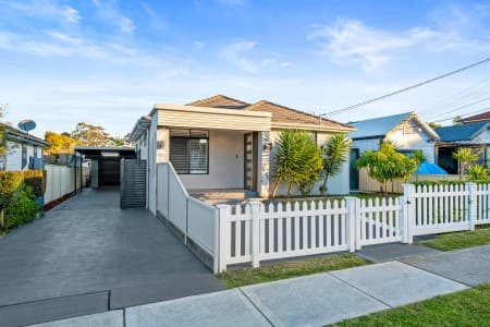 32 Chiswick Road, Granville - Image 1