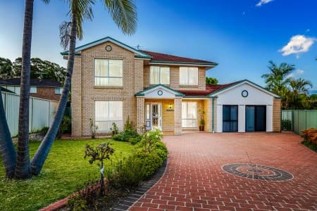 9 Angel Court, Glenwood - Image 1