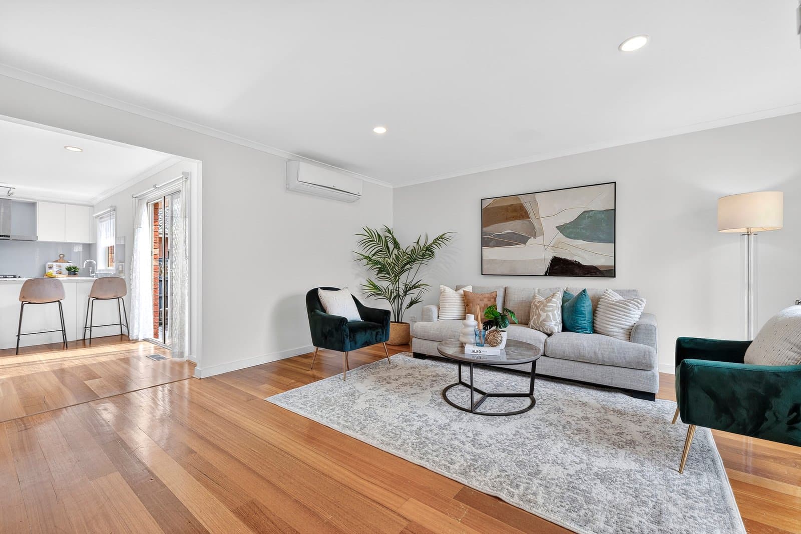 35 Kauri Grove, Glen Waverley, Glen Waverley - Thumbnail 2